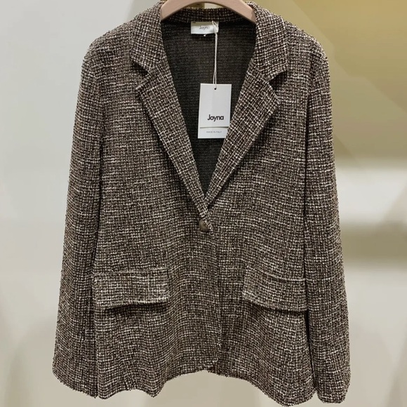 ShopEvelynne Jackets & Blazers - Made in Italty Women's Brown Tweed Blazer W/Gold Threads